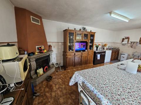 Quinta com Moradia T4 em Leiradas, Rio Douro - Cabeceiras de Basto