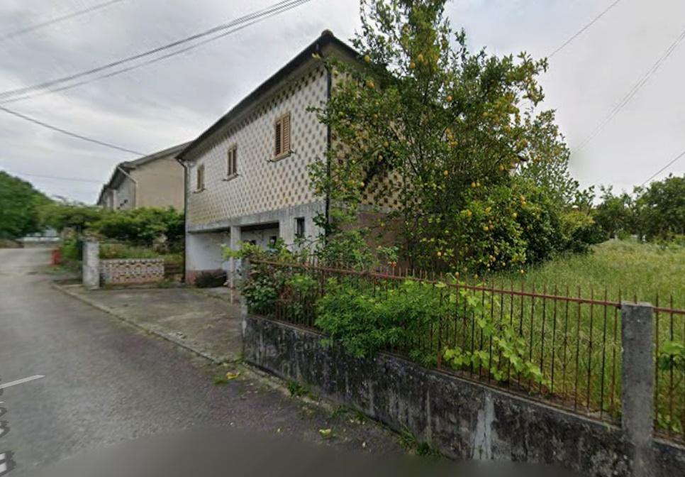 Moradia T4 com terreno, em Cavez, Cabeceiras de Basto