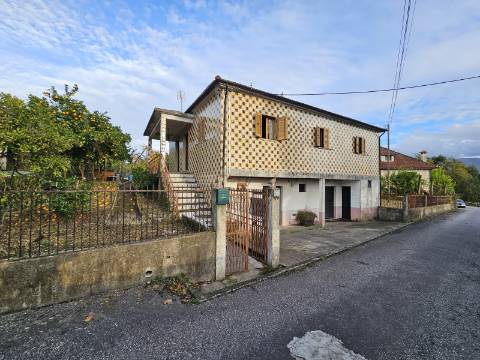 Moradia T4 com terreno, em Cavez, Cabeceiras de Basto