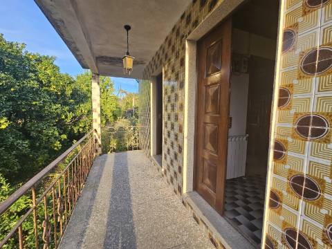 Moradia T4 com terreno, em Cavez, Cabeceiras de Basto