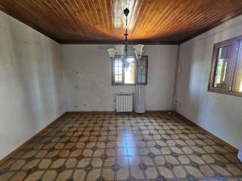 Moradia T4 com terreno, em Cavez, Cabeceiras de Basto