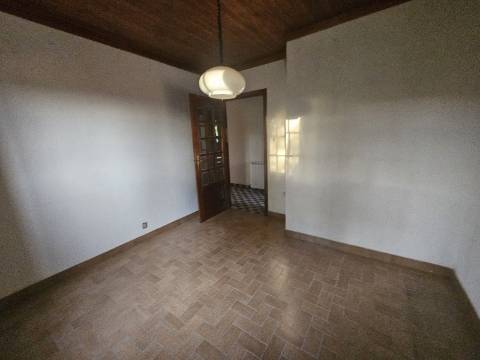 Moradia T4 com terreno, em Cavez, Cabeceiras de Basto