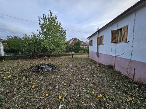 Moradia T4 com terreno, em Cavez, Cabeceiras de Basto