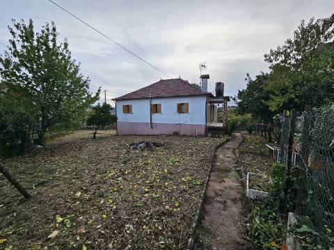 Moradia T4 com terreno, em Cavez, Cabeceiras de Basto