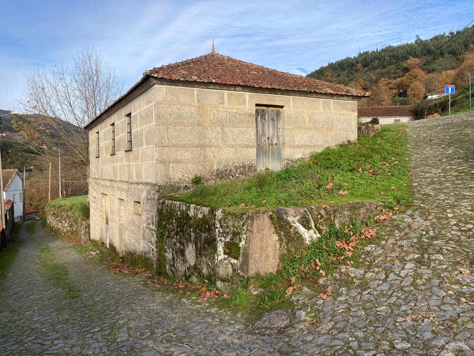 Moradia em Pedra com Vista Deslumbrante - Rio Douro, Cabeceiras de Basto