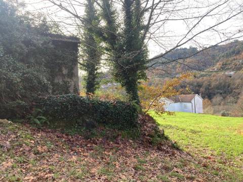 Ruína em Pedra com Vista Deslumbrante - Rio Douro, Cabeceiras de Basto