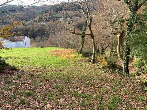 Ruína em Pedra com Vista Deslumbrante - Rio Douro, Cabeceiras de Basto