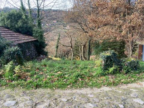 Ruína em Pedra com Vista Deslumbrante - Rio Douro, Cabeceiras de Basto
