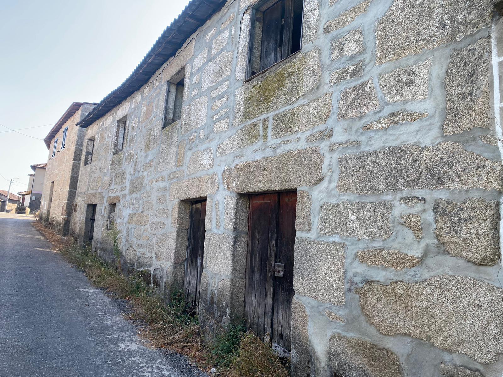 Casa Rústica em Pedra para Recuperar - Boadela, Pedraça | Cabeceiras de Basto