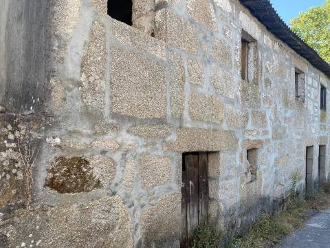 Casa Rústica em Pedra para Recuperar - Boadela, Pedraça | Cabeceiras de Basto