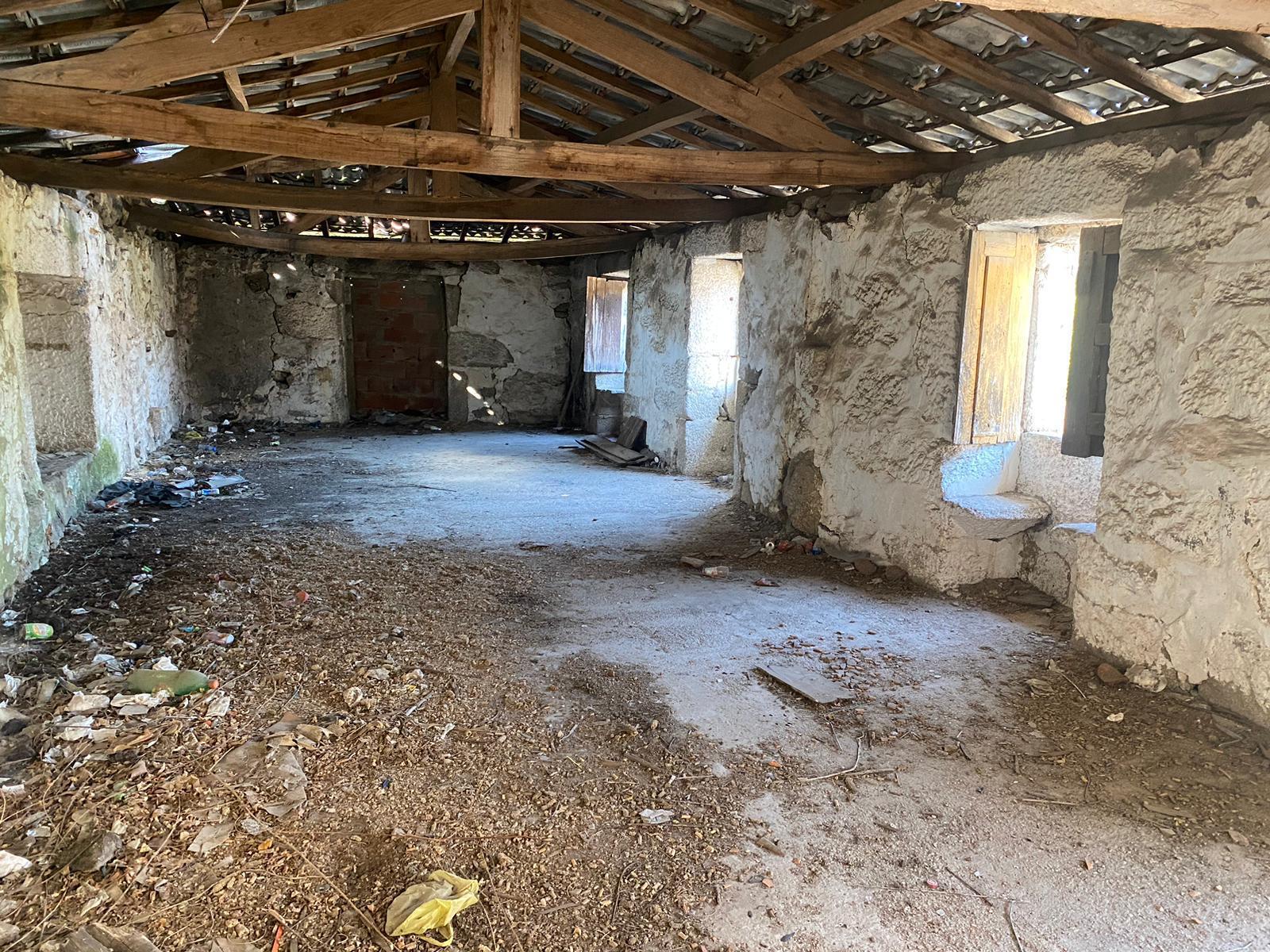 Casa Rústica em Pedra para Recuperar - Boadela, Pedraça | Cabeceiras de Basto