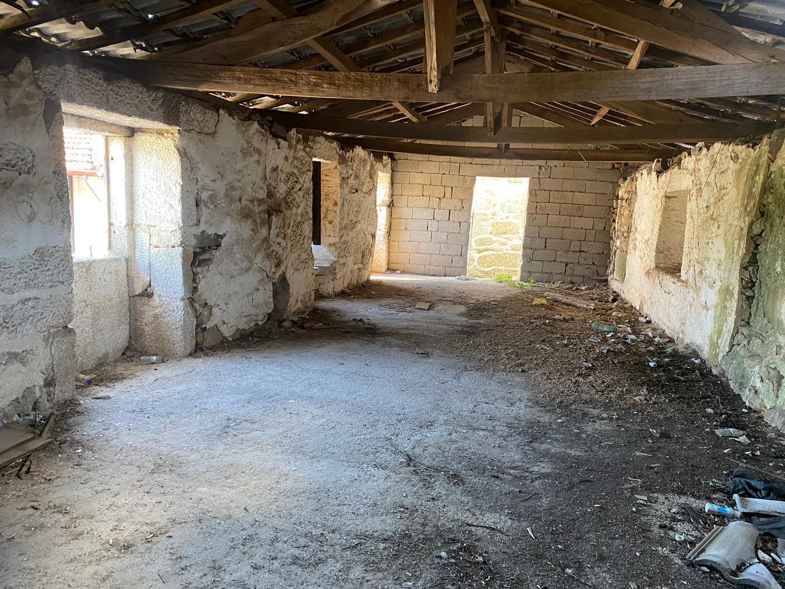 Casa Rústica em Pedra para Recuperar - Boadela, Pedraça | Cabeceiras de Basto