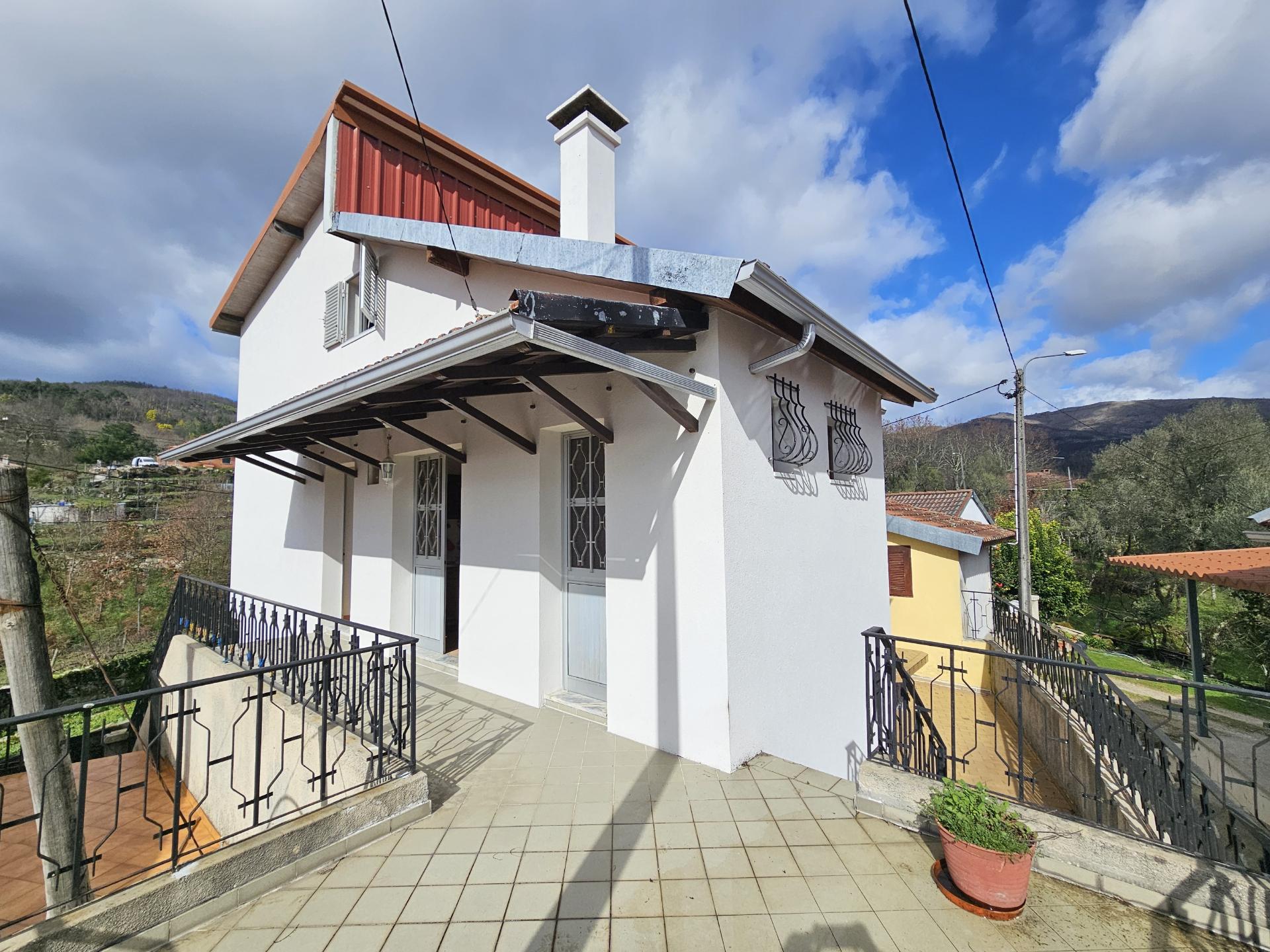 Moradia de 3 Pisos para Venda - Moimenta, Cabeceiras de Basto