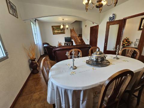 Moradia de 3 Pisos para Venda - Moimenta, Cabeceiras de Basto