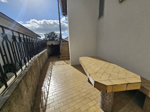 Moradia de 3 Pisos para Venda - Moimenta, Cabeceiras de Basto