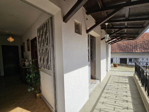 Moradia de 3 Pisos para arrendamento - Moimenta, Cabeceiras de Basto