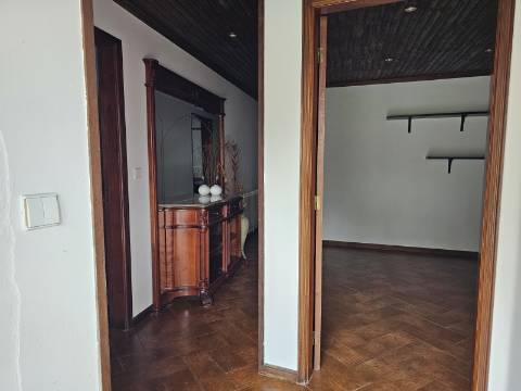 Moradia T2 em pedra para arrendamento em Alvite, Cabeceiras de Basto