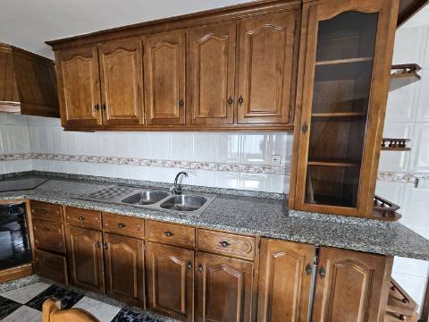 Moradia T2 em pedra para arrendamento em Alvite, Cabeceiras de Basto