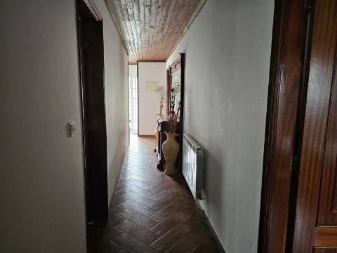 Moradia T2 em pedra para arrendamento em Alvite, Cabeceiras de Basto