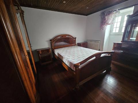 Moradia T2 em pedra para arrendamento em Alvite, Cabeceiras de Basto