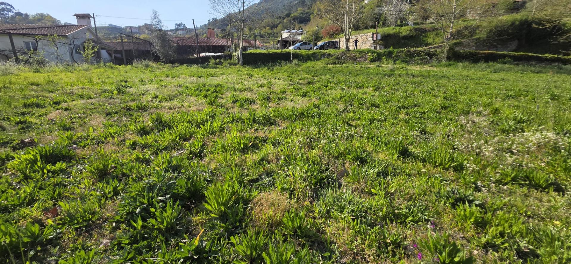 Terreno com projeto aprovado, em Petimão, Cabeceiras de Basto.
