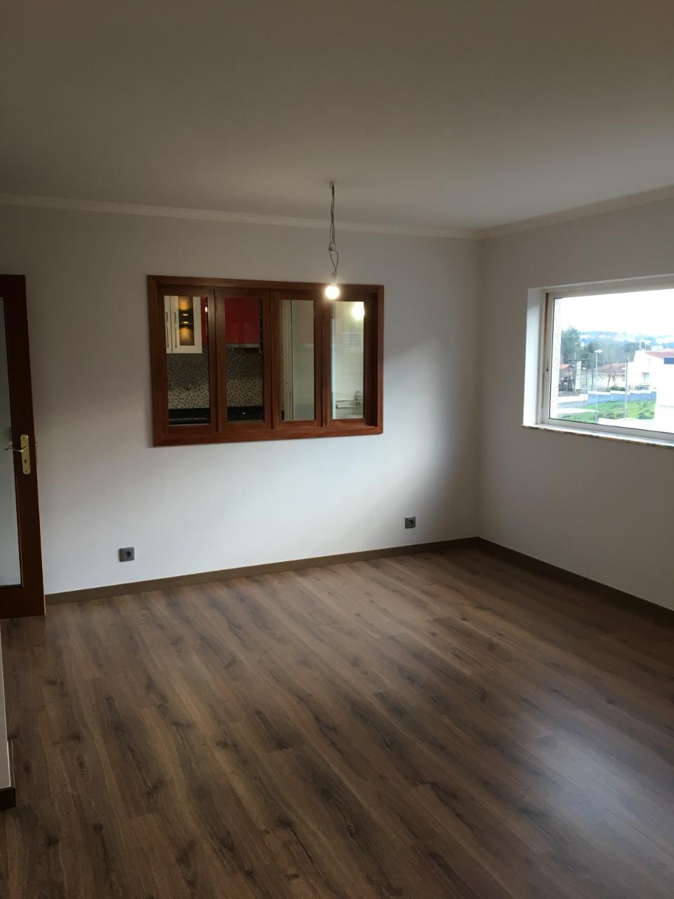 Apartamento T3 com garagem em Valbom