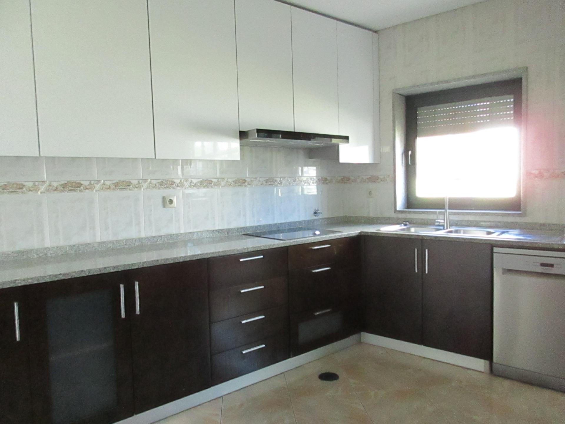 Andar moradia c/ sótão, terraço e aparcamento privado
