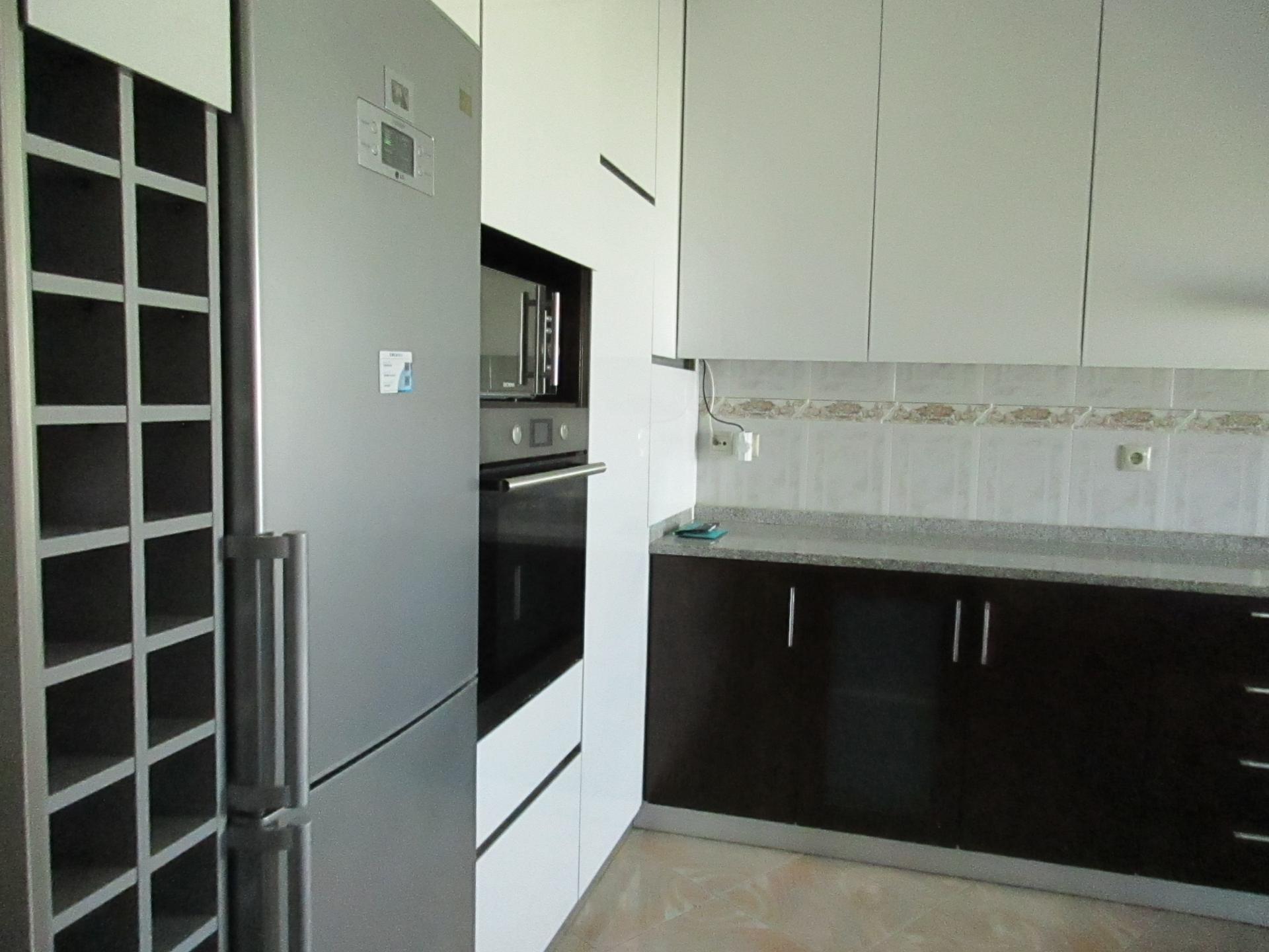 Andar moradia c/ sótão, terraço e aparcamento privado