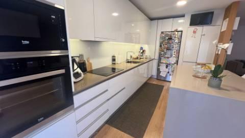 T3 com piscina e garagem em Ermesinde