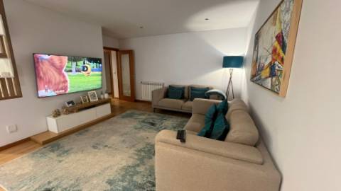 T3 com piscina e garagem em Ermesinde