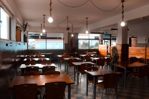 Restaurante equipado para arrendamento em Moreira de Cónegos