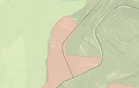 Terreno com potencial de construção em Atei