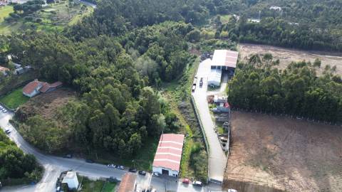 Terreno em Grijó com área industrial