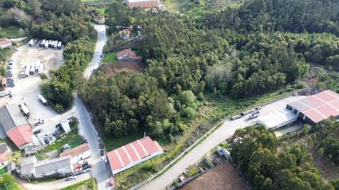 Terreno em Grijó com área industrial