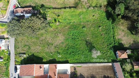 Terreno com 2.600 m² em Guetim