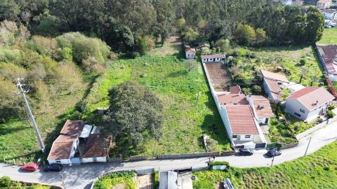 Terreno com 2.600 m² em Guetim