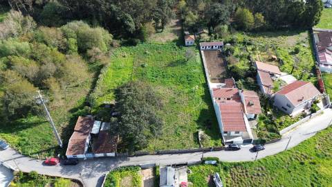 Terreno com 2.600 m² em Guetim