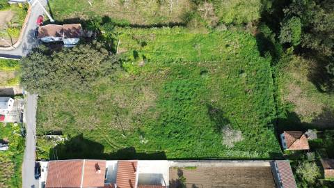 Terreno com 2.600 m² em Guetim