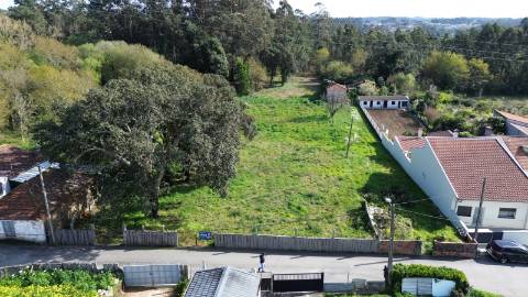 Terreno com 2.600 m² em Guetim