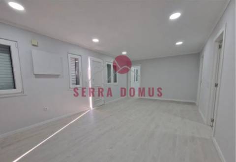 Moradia V1 transformada em V3 Remodelada - Setubal