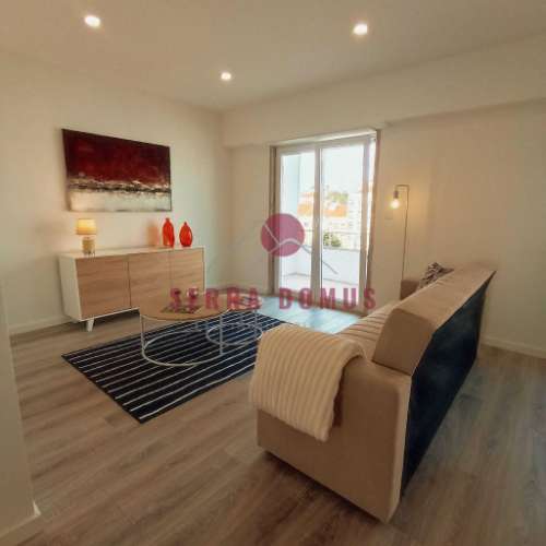 Apartamento T3 totalmente remodelado em Benfica