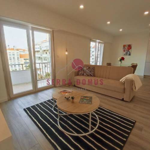 Apartamento T3 totalmente remodelado em Benfica