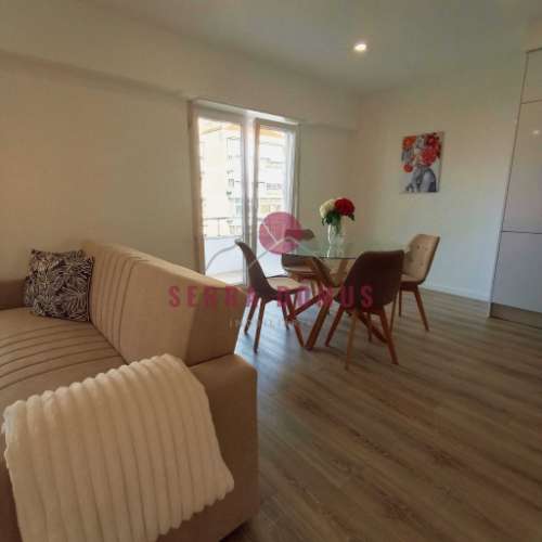 Apartamento T3 totalmente remodelado em Benfica