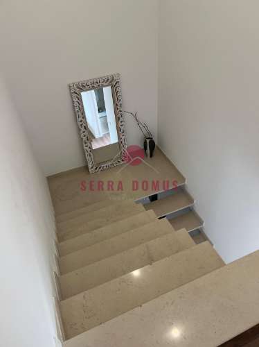 Moradia T4 Moderna com Piscina | 3 Andares | Espaço Versátil para Escritório ou Ginásio