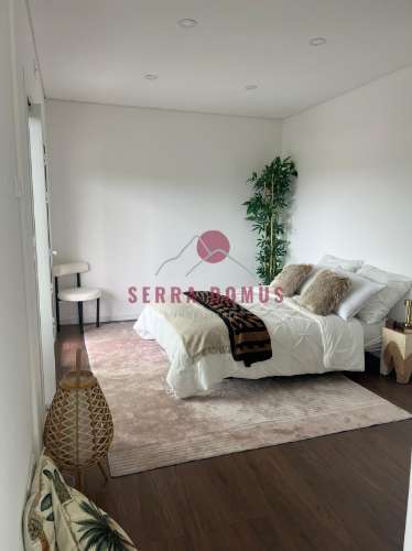 Moradia T4 Moderna com Piscina | 3 Andares | Espaço Versátil para Escritório ou Ginásio