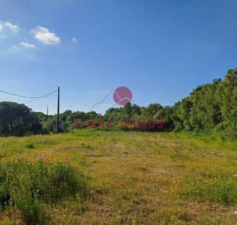 Terreno Rústico (urbanizável)  com 2.539 m² em São João das Lampas