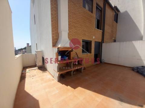 Maravilhoso Apartamento T4 (DUPLEX c/SUITE) em Castanheira do Ribatejo