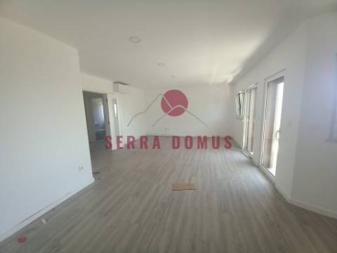 Maravilhoso Apartamento T4 (DUPLEX c/SUITE) em Castanheira do Ribatejo