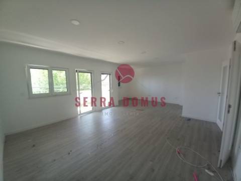 Maravilhoso Apartamento T4 (DUPLEX c/SUITE) em Castanheira do Ribatejo