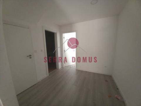 Maravilhoso Apartamento T4 (DUPLEX c/SUITE) em Castanheira do Ribatejo